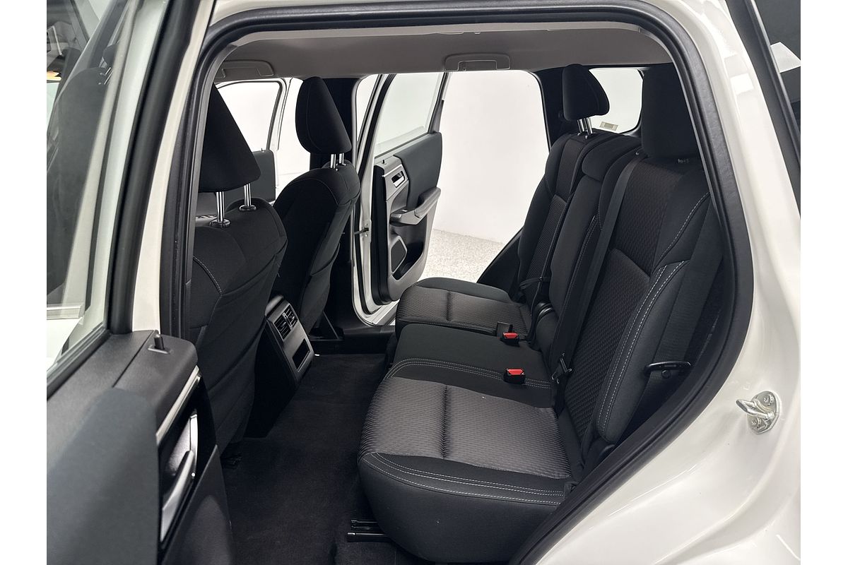 2023 Mitsubishi Outlander ES ZM