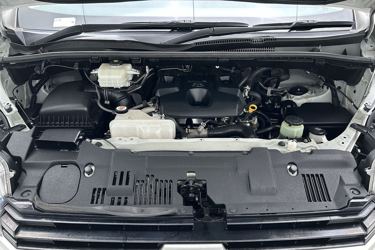 2022 Toyota Hiace Commuter GDH322R ELWB High Roof