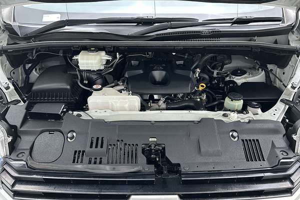 2022 Toyota Hiace Commuter GDH322R ELWB High Roof