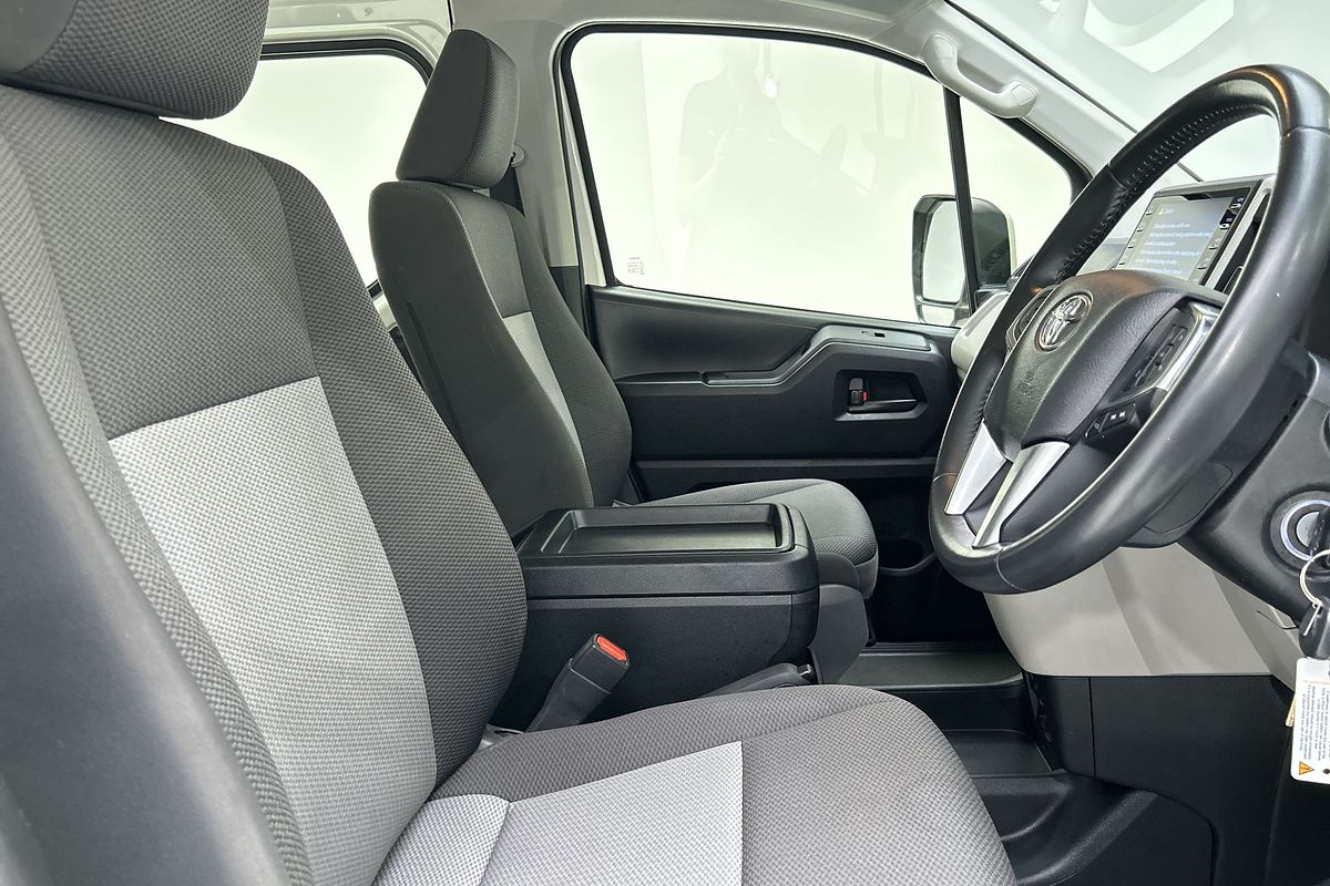 2022 Toyota Hiace Commuter GDH322R ELWB High Roof