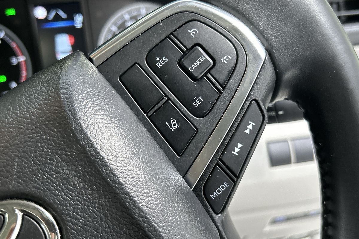 2022 Toyota Hiace Commuter GDH322R ELWB High Roof