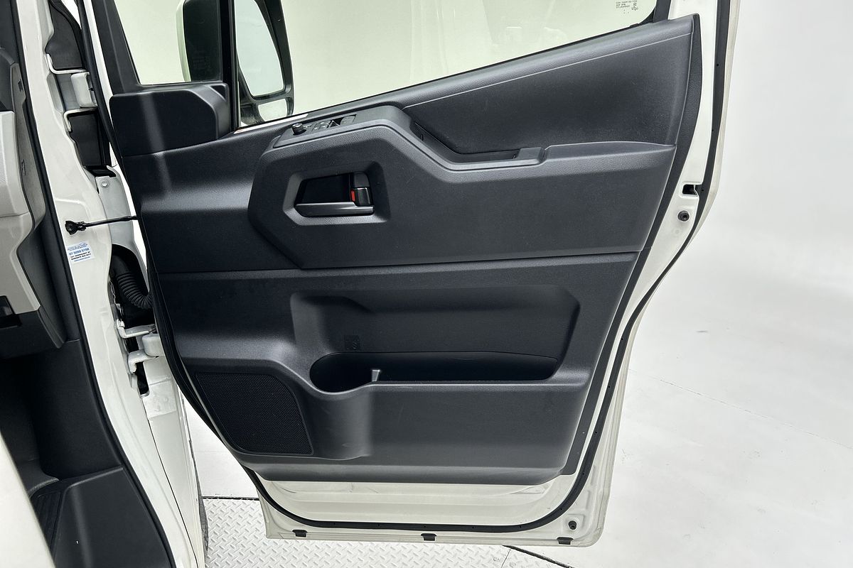 2022 Toyota Hiace Commuter GDH322R ELWB High Roof