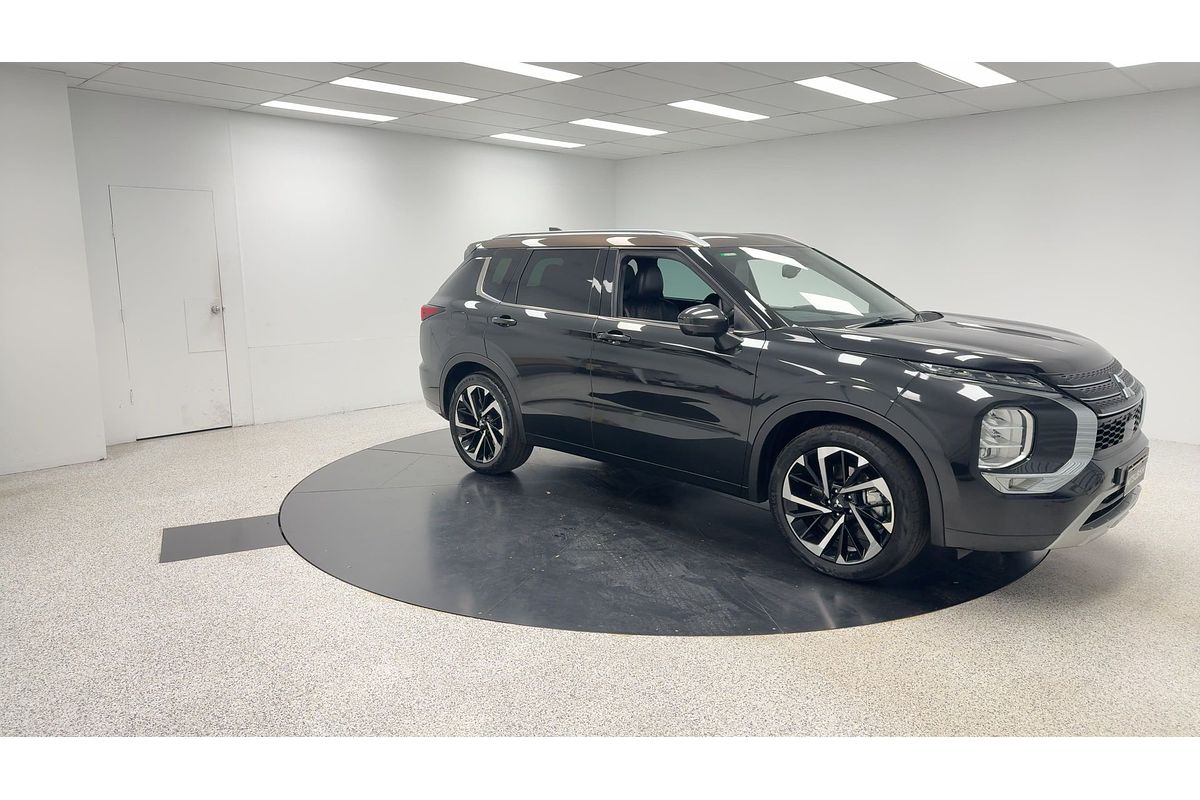 2022 Mitsubishi Outlander Exceed ZM