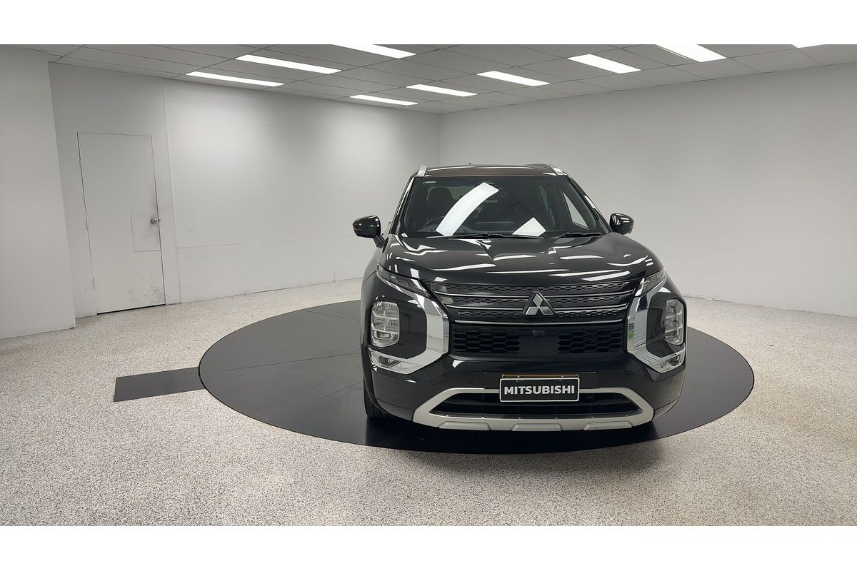 2022 Mitsubishi Outlander Exceed ZM