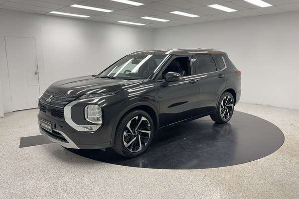 2022 Mitsubishi Outlander Exceed ZM