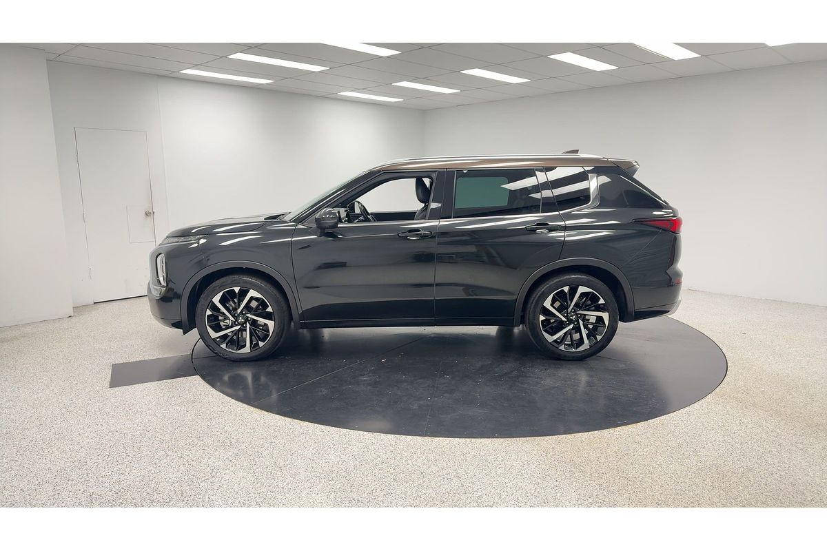 2022 Mitsubishi Outlander Exceed ZM