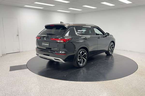 2022 Mitsubishi Outlander Exceed ZM
