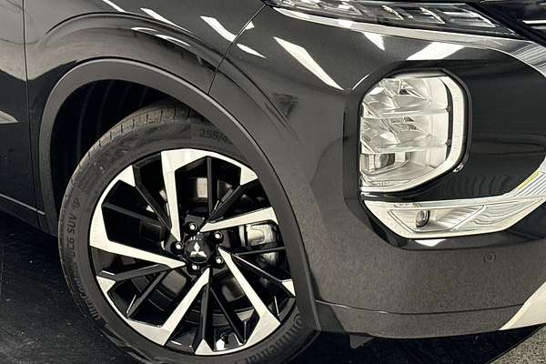 2022 Mitsubishi Outlander Exceed ZM