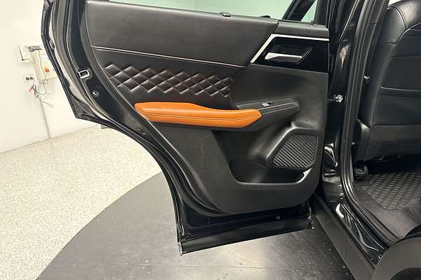 2022 Mitsubishi Outlander Exceed ZM