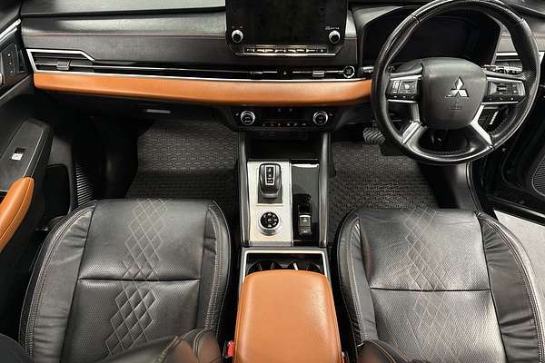 2022 Mitsubishi Outlander Exceed ZM