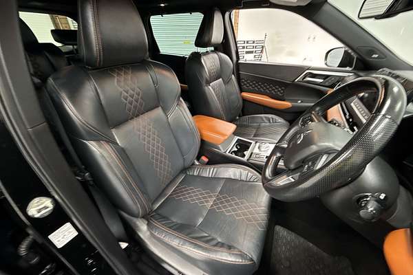 2022 Mitsubishi Outlander Exceed ZM