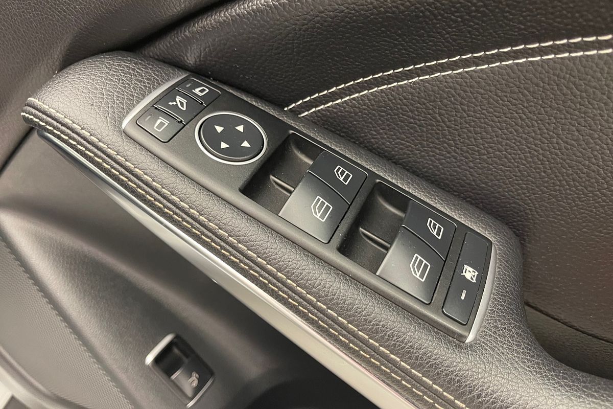 2015 Mercedes-Benz GLA GLA250 X156