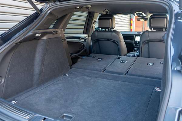 2022 Porsche Macan S 95B