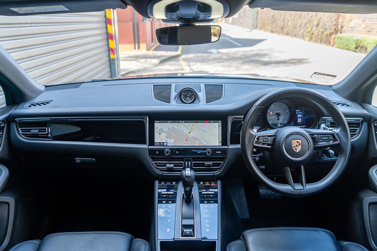 2022 Porsche Macan S 95B