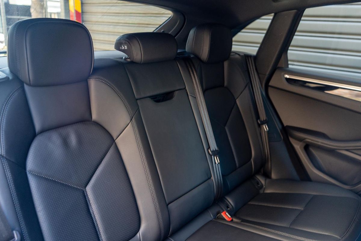 2022 Porsche Macan S 95B