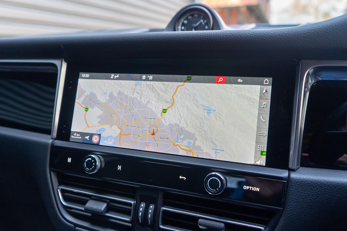 2022 Porsche Macan S 95B