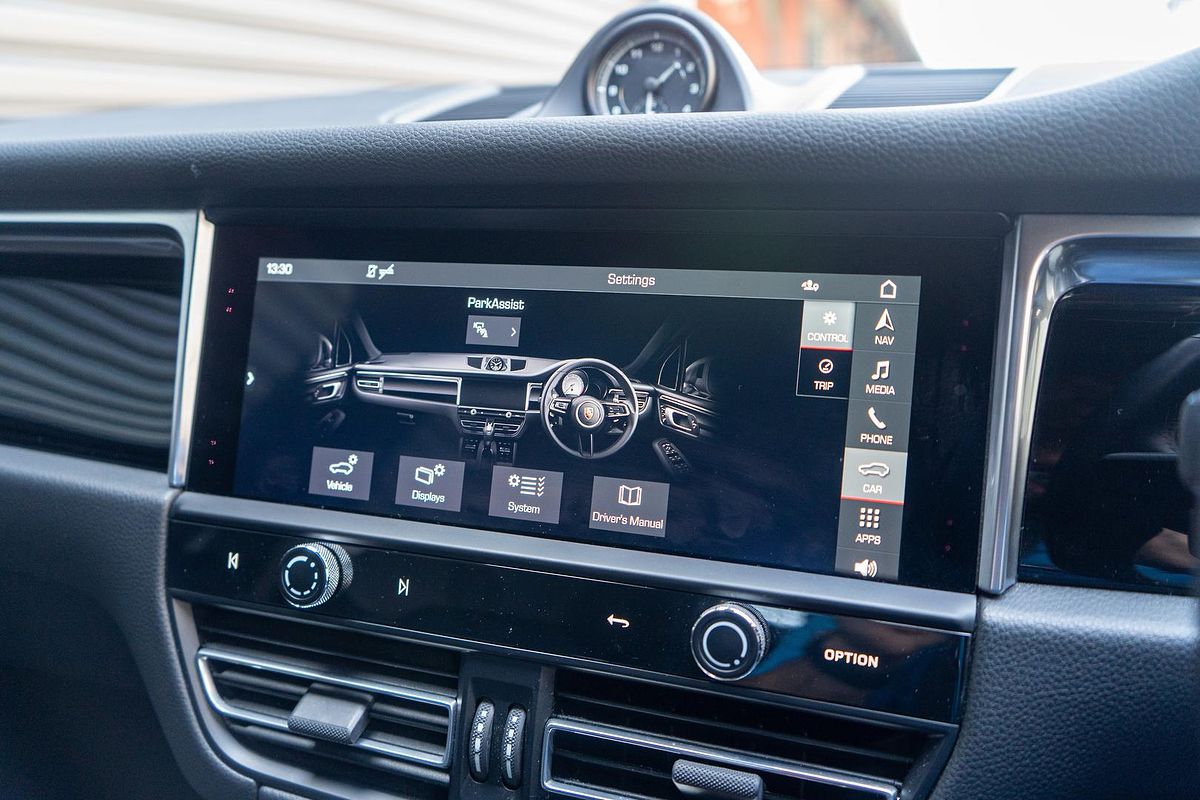 2022 Porsche Macan S 95B