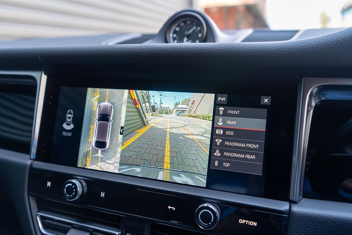 2022 Porsche Macan S 95B