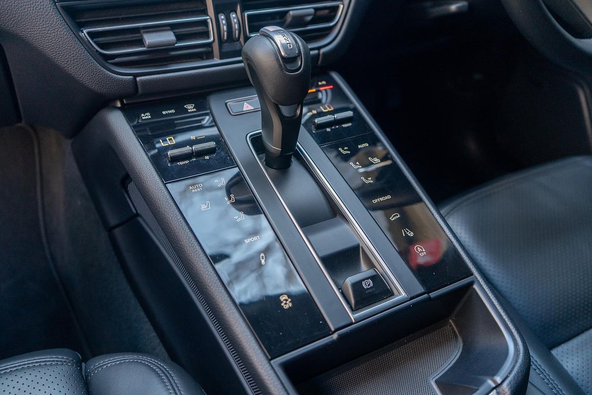 2022 Porsche Macan S 95B