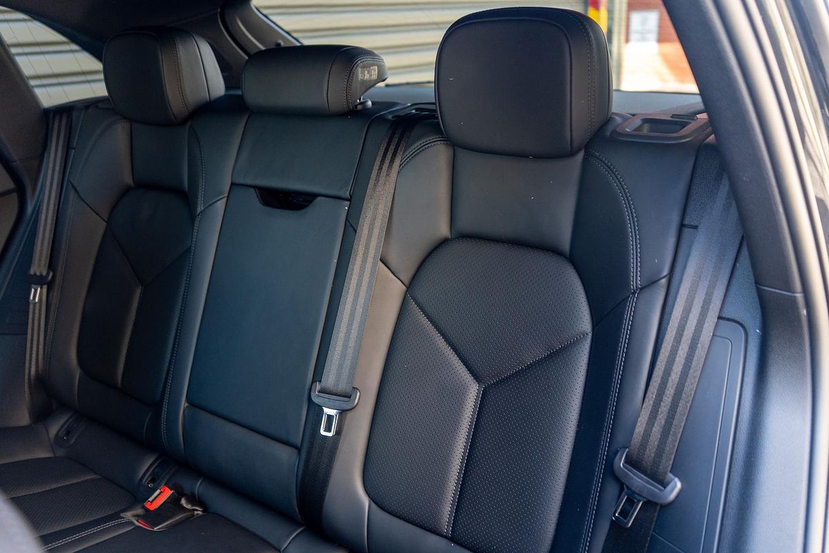 2022 Porsche Macan S 95B