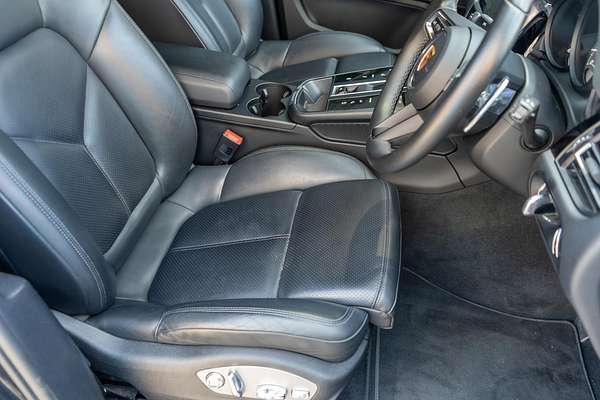 2022 Porsche Macan S 95B