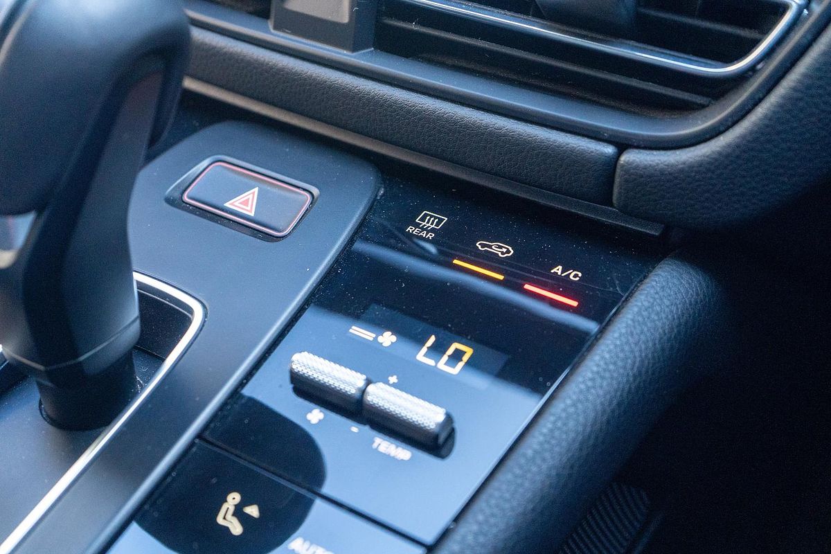 2022 Porsche Macan S 95B