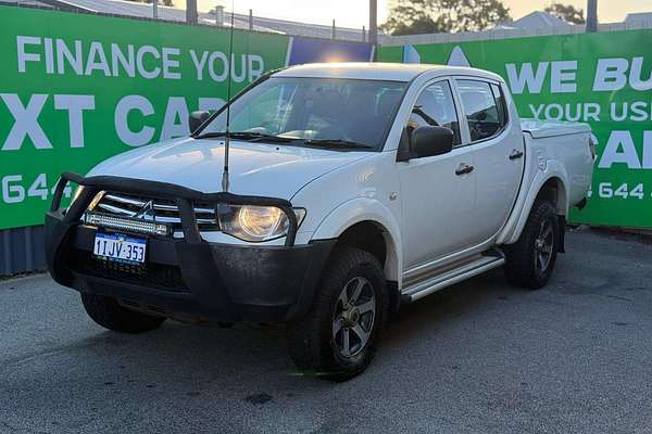 2013 Mitsubishi Triton GLX MN 4X4