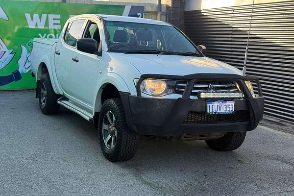 2013 Mitsubishi Triton GLX MN 4X4