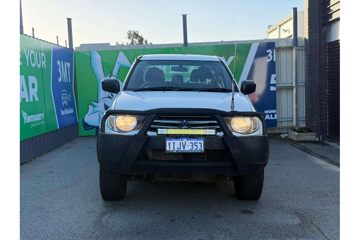 2013 Mitsubishi Triton GLX MN 4X4