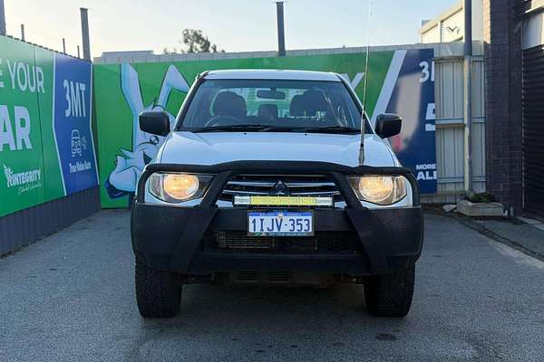 2013 Mitsubishi Triton GLX MN 4X4