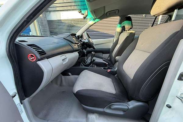 2013 Mitsubishi Triton GLX MN 4X4