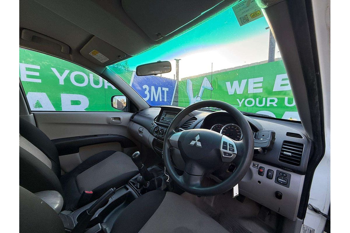 2013 Mitsubishi Triton GLX MN 4X4