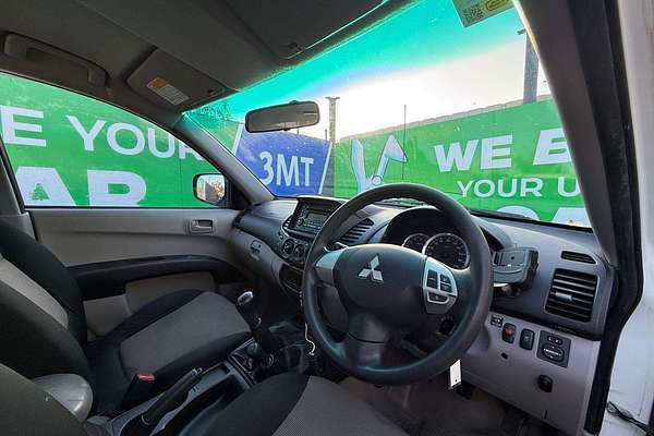 2013 Mitsubishi Triton GLX MN 4X4