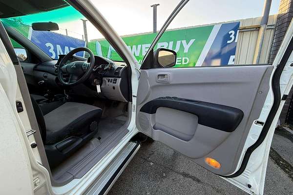 2013 Mitsubishi Triton GLX MN 4X4