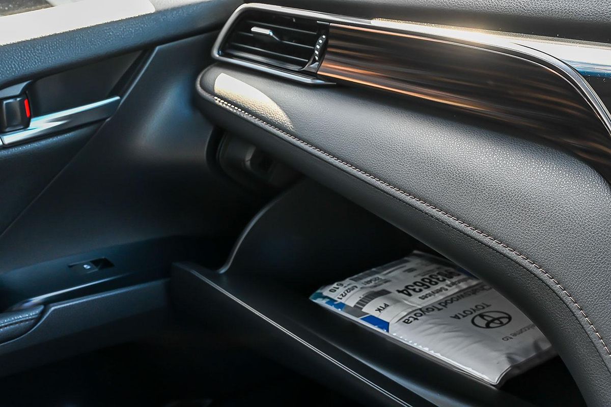 2021 Toyota Camry SL AXVH70R