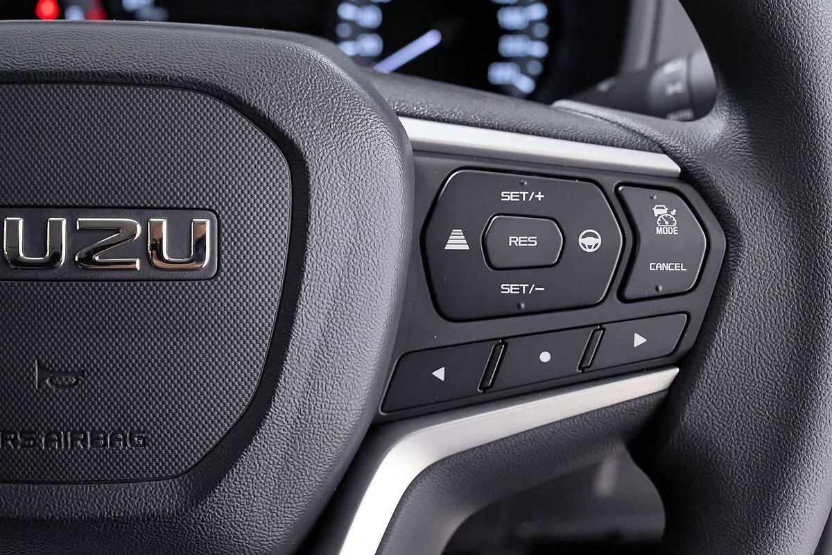 2025 Isuzu MU-X LS-M