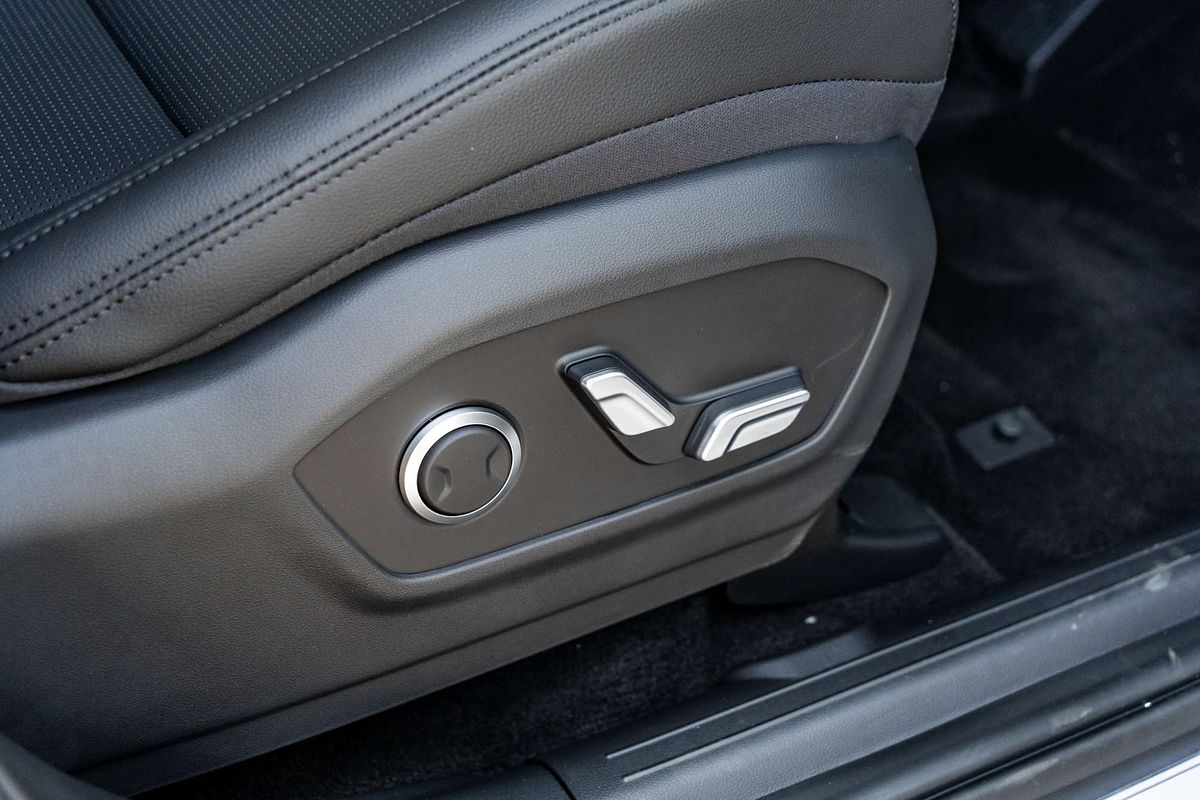 2025 Hyundai Santa Fe Hybrid Elite MX5.V2