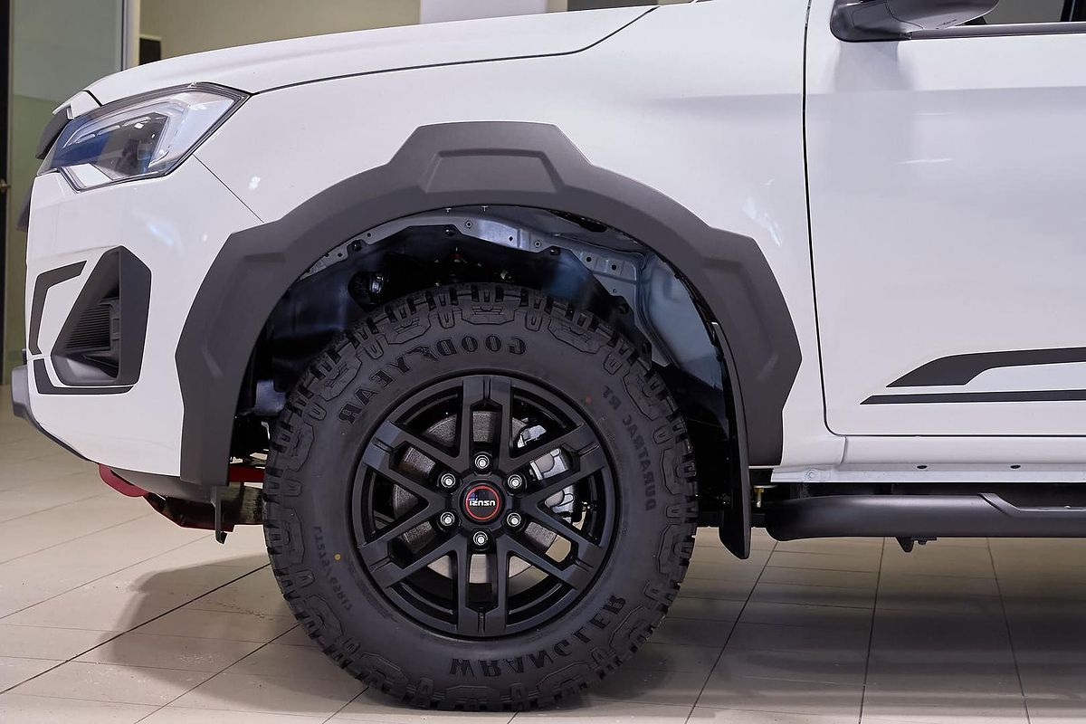 2025 Isuzu D-MAX BLADE 4X4