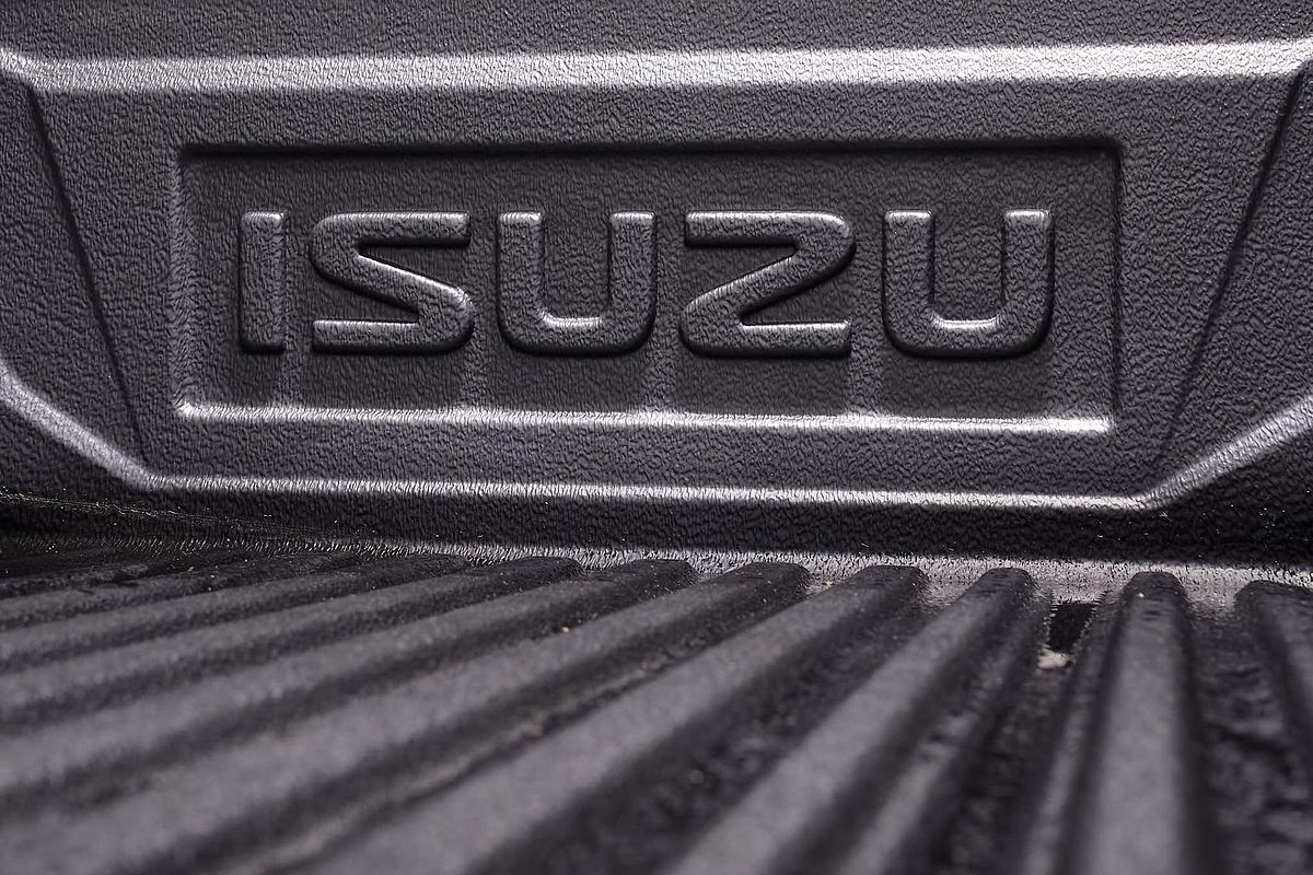 2025 Isuzu D-MAX BLADE 4X4