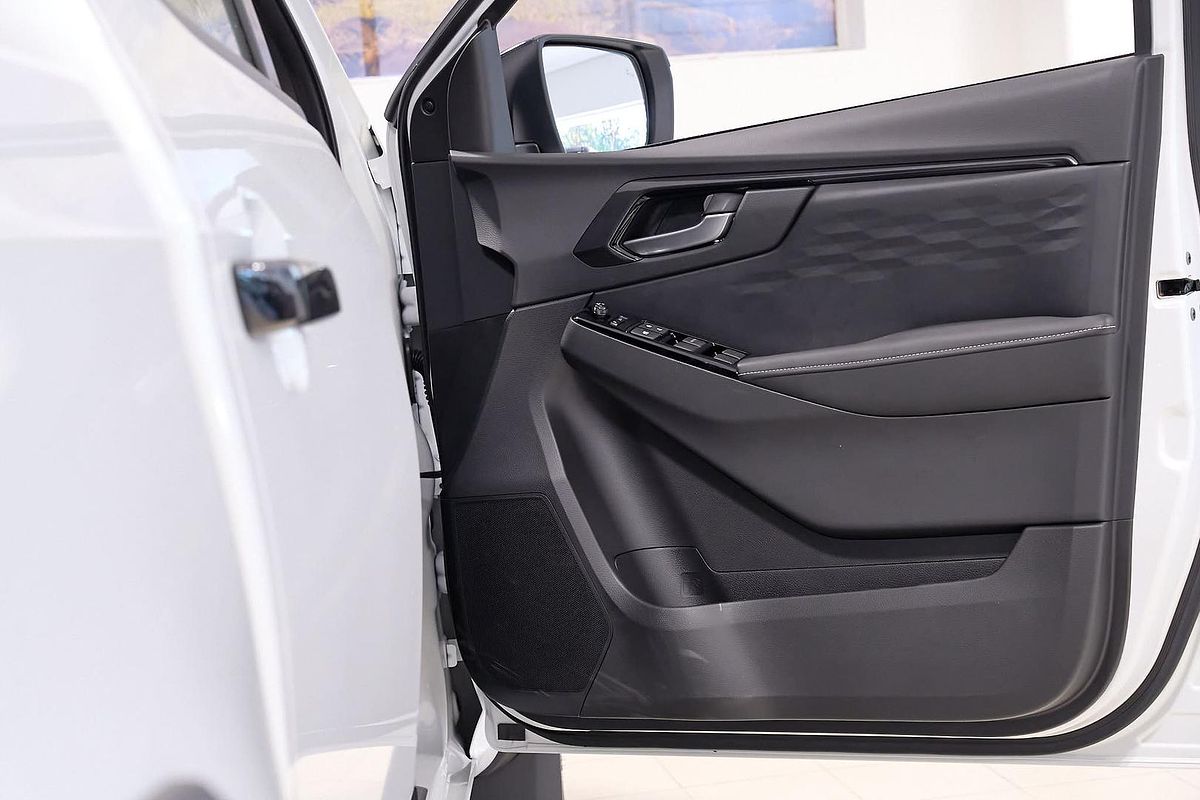 2025 Isuzu D-MAX BLADE 4X4