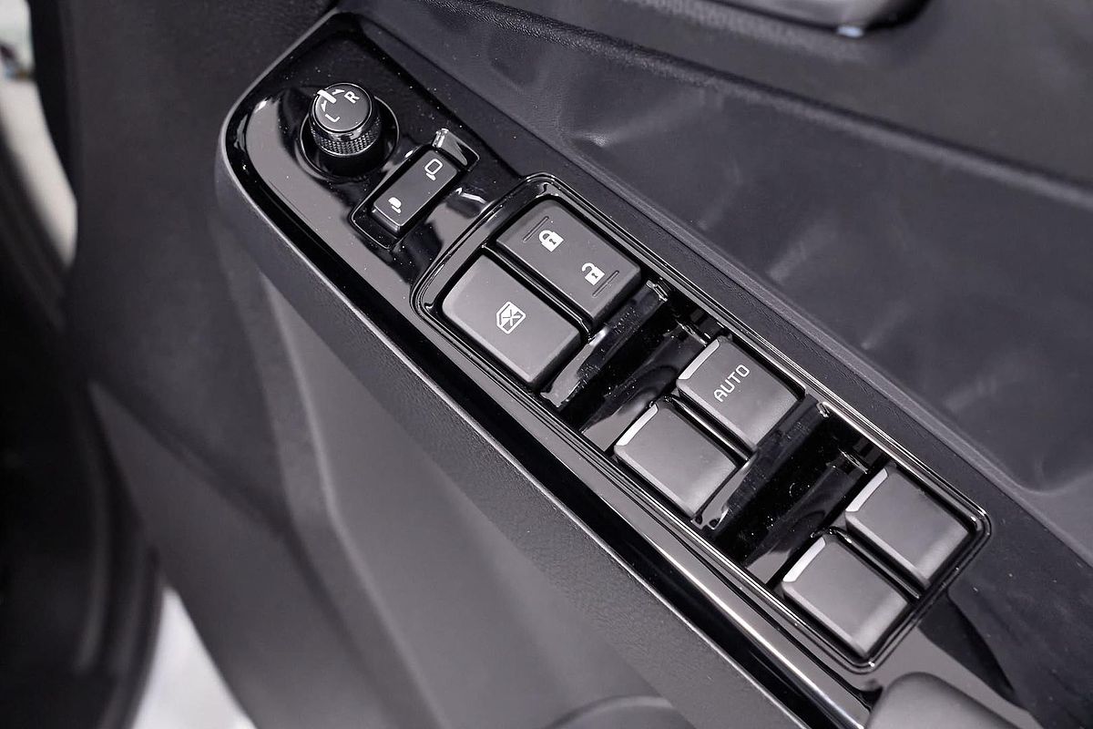 2025 Isuzu D-MAX BLADE 4X4