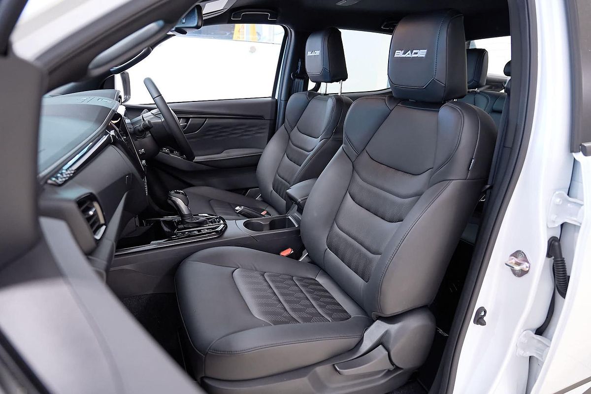 2025 Isuzu D-MAX BLADE 4X4