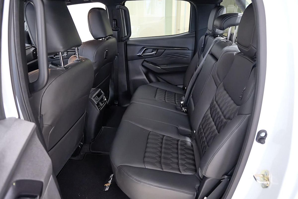 2025 Isuzu D-MAX BLADE 4X4