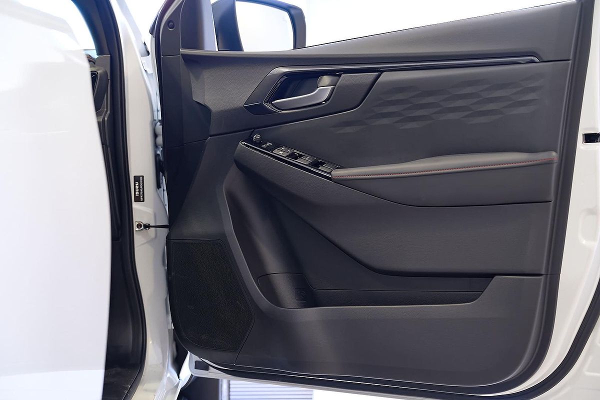 2025 Isuzu D-MAX X-TERRAIN 4X4