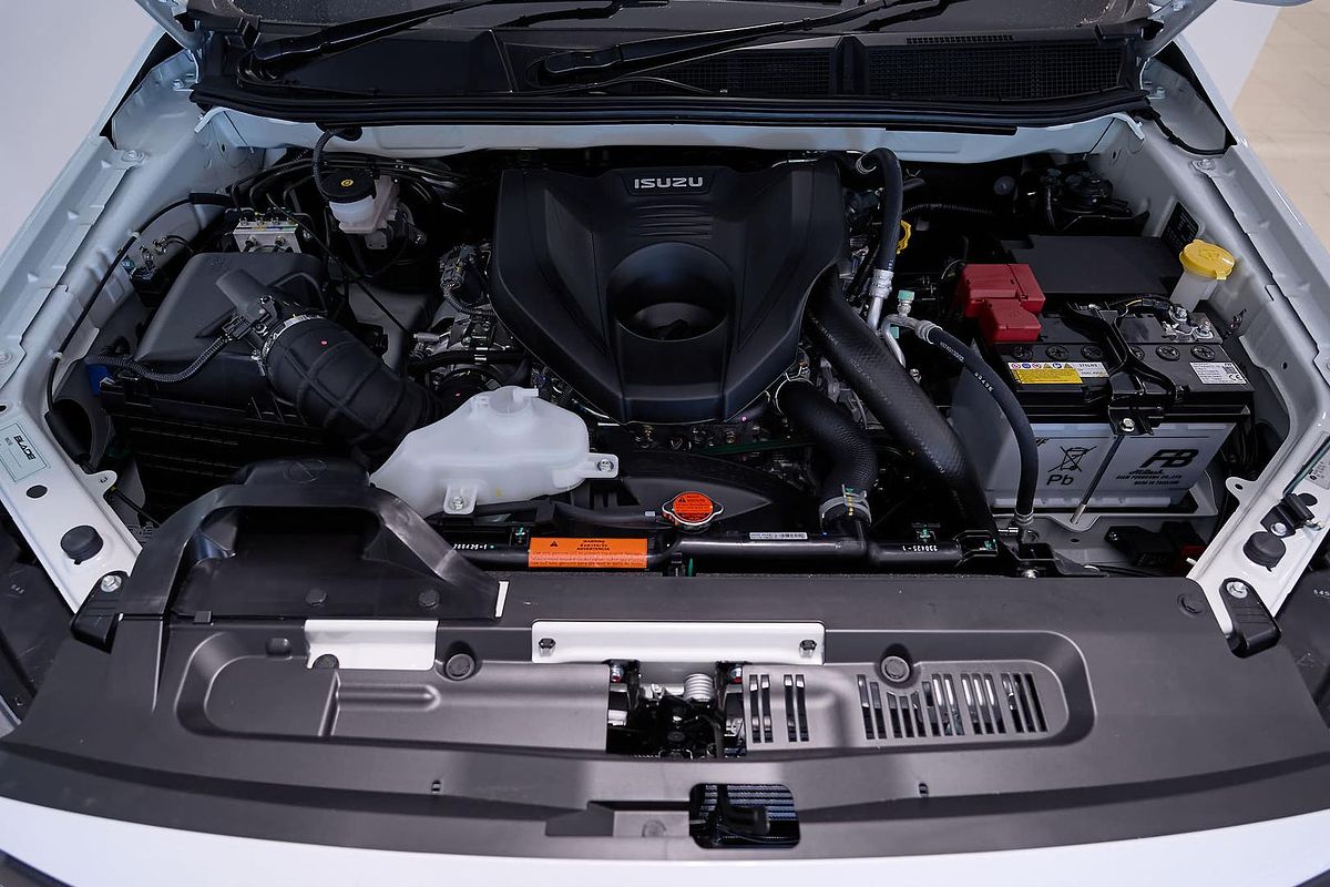 2025 Isuzu D-MAX BLADE 4X4