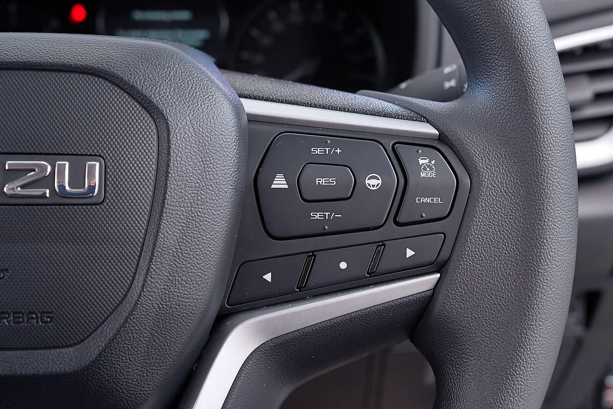 2025 Isuzu MU-X LS-M