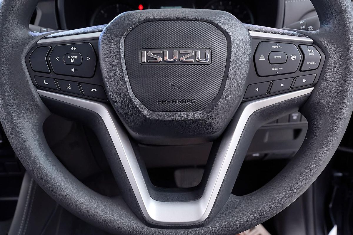 2025 Isuzu MU-X LS-M