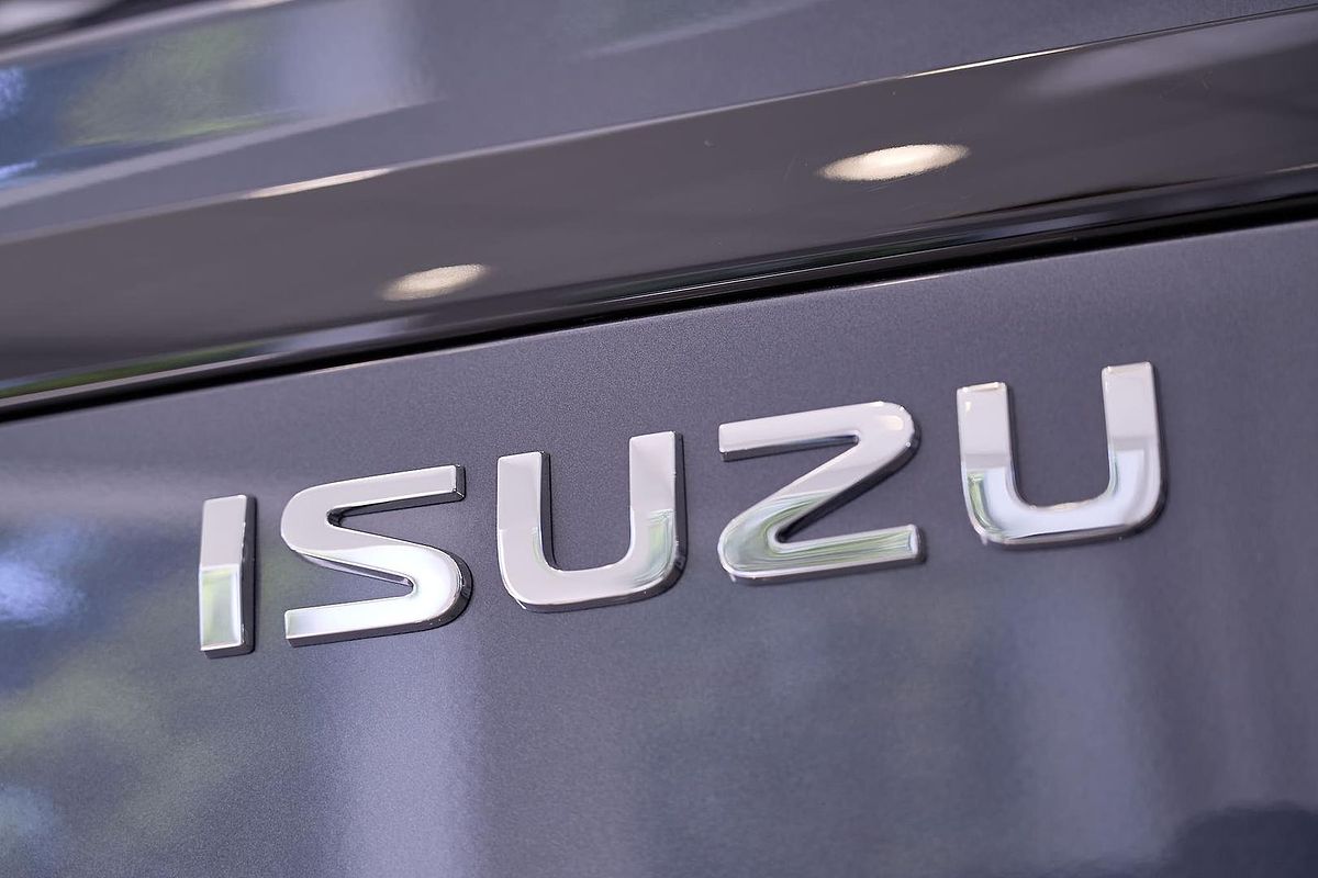 2025 Isuzu MU-X LS-M