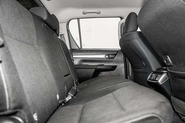2020 Toyota Hilux SR5 GUN126R 4X4