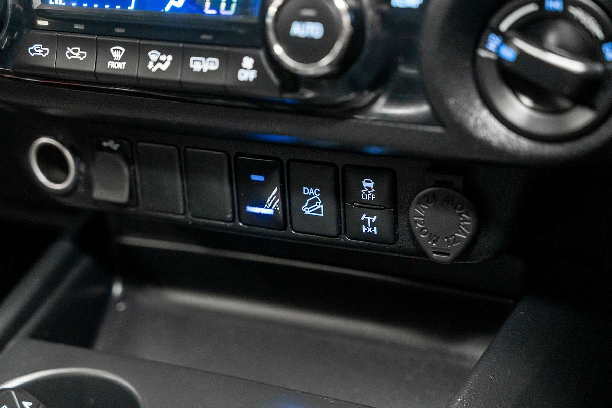 2020 Toyota Hilux SR5 GUN126R 4X4